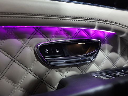 Used 2021 Bentley Bentayga w/ First Edition Specification AWD/4WD image 51