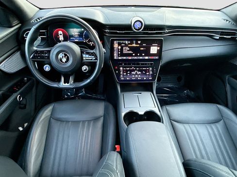 Certified 2024 Maserati Grecale GT image 16