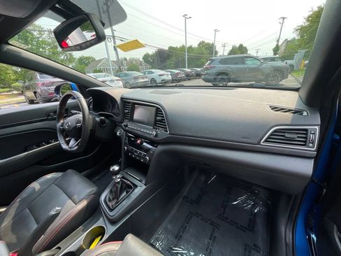 Used 2017 Hyundai Elantra Sport w/ Sport Premium Package 06 FWD image 11