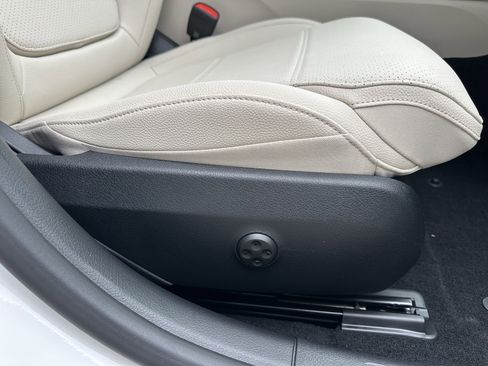 Certified 2025 Mercedes-Benz C 300 4MATIC Sedan image 34