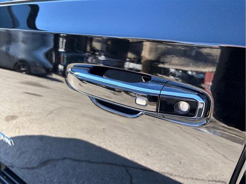 Used 2021 Chevrolet Suburban High Country image 20