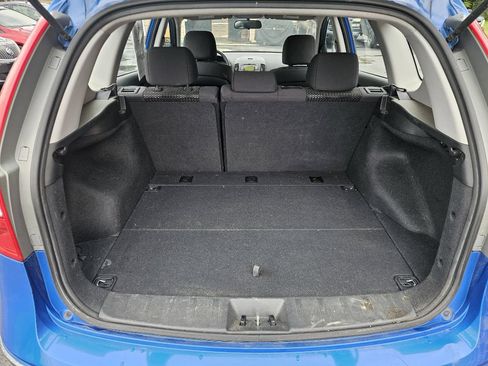 Used 2011 Hyundai Elantra GLS FWD image 17