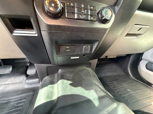 Used 2017 Ford F150 XL w/ Equipment Group 101A Mid RWD image 31
