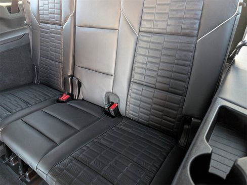 Certified 2023 Cadillac Escalade ESV Sport Platinum image 16