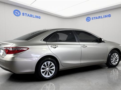Used 2017 Toyota Camry XLE image 9
