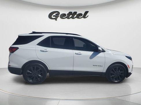 Used 2023 Chevrolet Equinox RS image 3