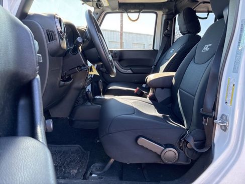 Used 2016 Jeep Wrangler Unlimited Sport w/ Max Tow Package image 10