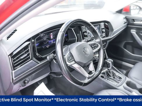 Certified 2023 Volkswagen Jetta SE FWD image 4