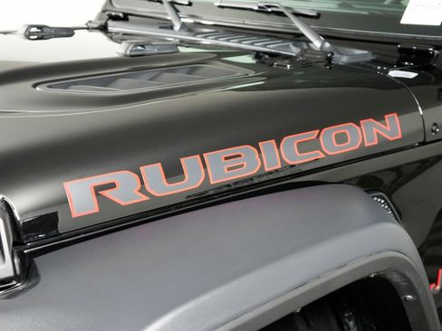 Used 2024 Jeep Wrangler Unlimited Rubicon w/ Dual Top Group AWD/4WD image 10
