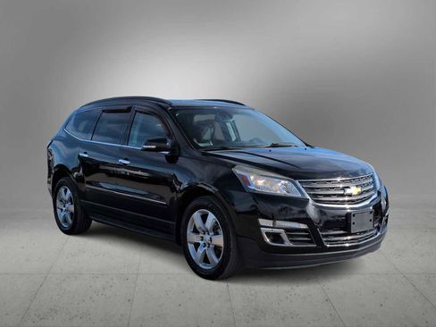 Used 2017 Chevrolet Traverse Premier image 2