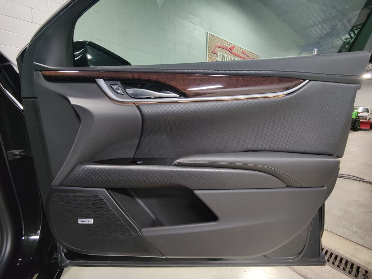 Used 2013 Cadillac XTS Luxury w/ Driver Awareness Package AWD/4WD image 10