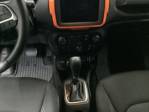 Used 2023 Jeep Renegade Altitude w/ Convenience Group I image 11