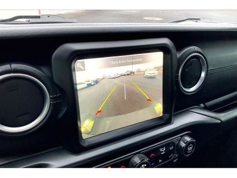 Used 2020 Jeep Gladiator Overland w/ Popular Equipment Package image 23