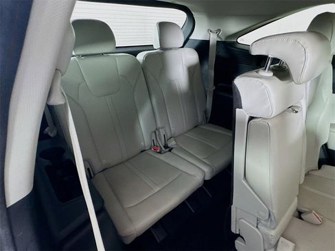 Used 2022 Kia Sorento S image 27