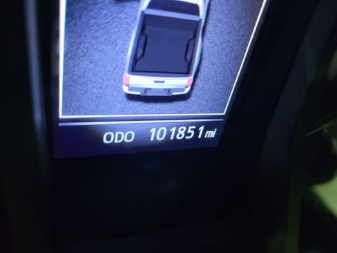 Used 2016 Toyota Tacoma TRD Sport w/ Towing Package image 3