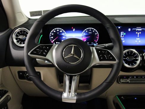 New 2026 Mercedes-Benz GLB 250 4MATIC image 9