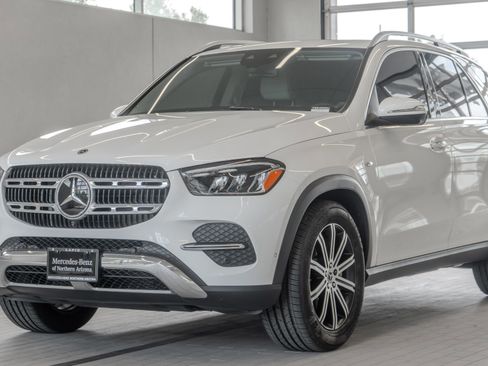 Certified 2025 Mercedes-Benz GLE 450e 4MATIC w/ Driver Assistance Package image 24