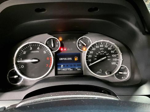 Used 2017 Toyota Tundra Platinum image 25