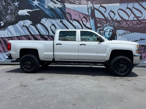 Used 2017 Chevrolet Silverado 2500 W/T RWD image 1