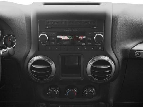 Used 2016 Jeep Wrangler Sport w/ Connectivity Group AWD/4WD image 13