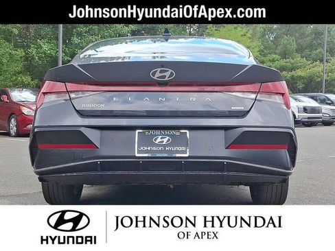 Used 2025 Hyundai Elantra Limited FWD image 26