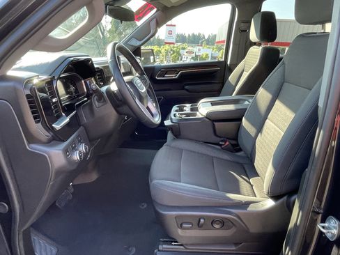 Used 2024 GMC Sierra 1500 Elevation AWD/4WD image 11