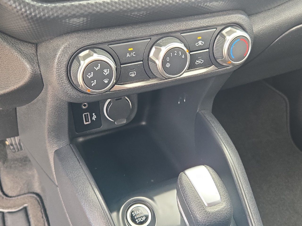Used 2024 Nissan Kicks S FWD image 20