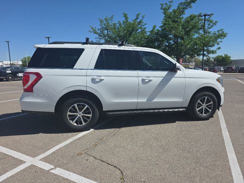 Used 2021 Ford Expedition XLT AWD/4WD image 9