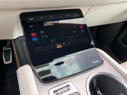 New 2026 Cadillac Vistiq Luxury w/ LPO, Floor Liner Package image 15