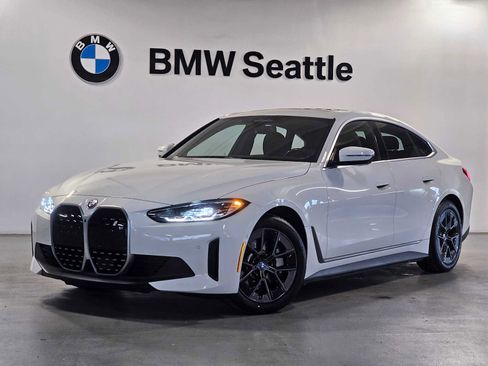 Used 2023 BMW i4 eDrive35 RWD image 1