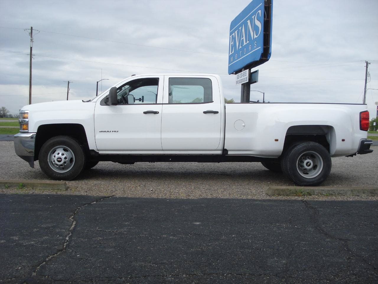 Used 2017 Chevrolet Silverado 3500 W/T RWD image 5