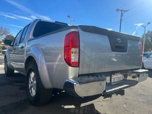 Used 2016 Nissan Frontier SV image 6