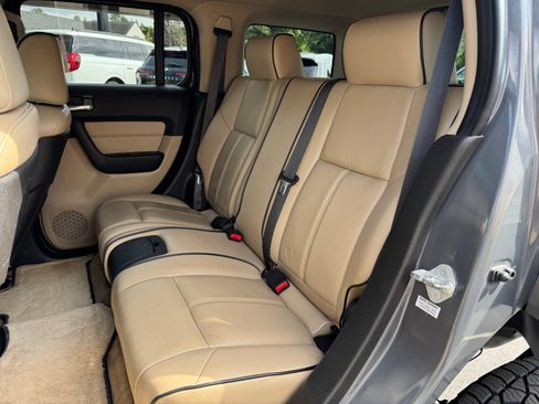 Used 2009 HUMMER H3 Luxury AWD/4WD image 21