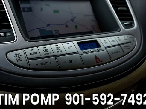 Used 2012 Hyundai Genesis 3.8 w/ Premium Pkg image 22