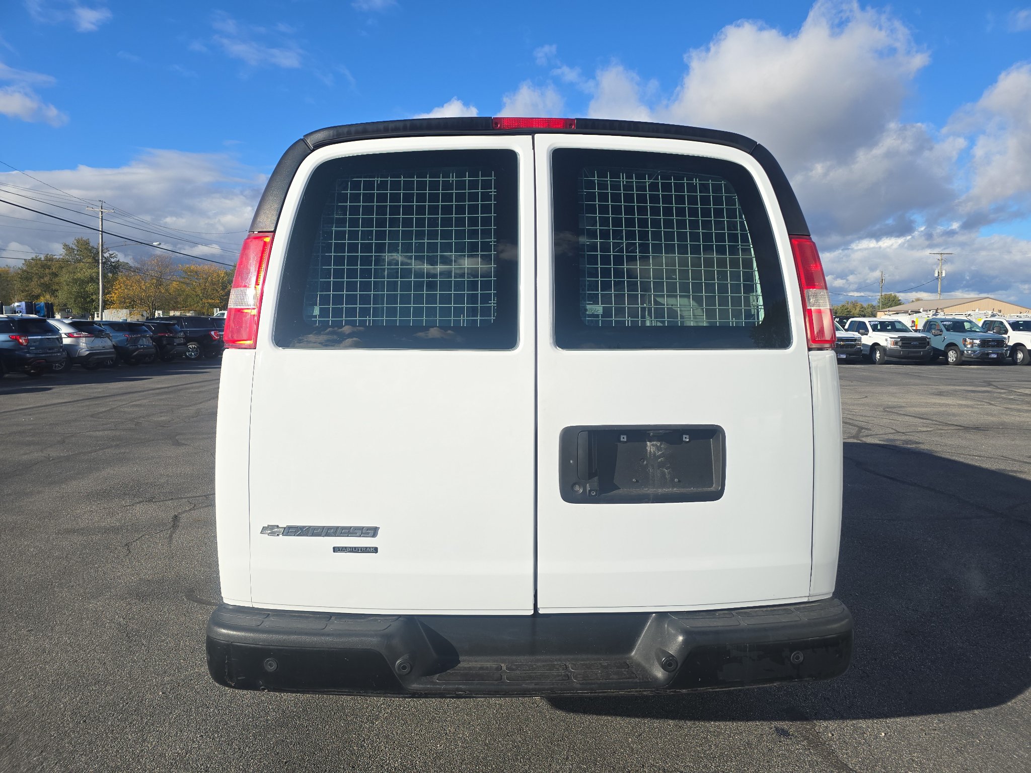 Used 2016 Chevrolet Express 2500 RWD image 9