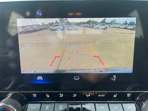 Used 2025 Chevrolet Colorado ZR2 AWD/4WD image 18