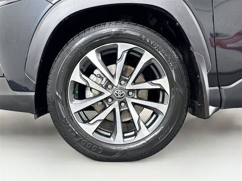 Certified 2025 Toyota Corolla Cross XLE w/ Convenience Package AWD/4WD image 48