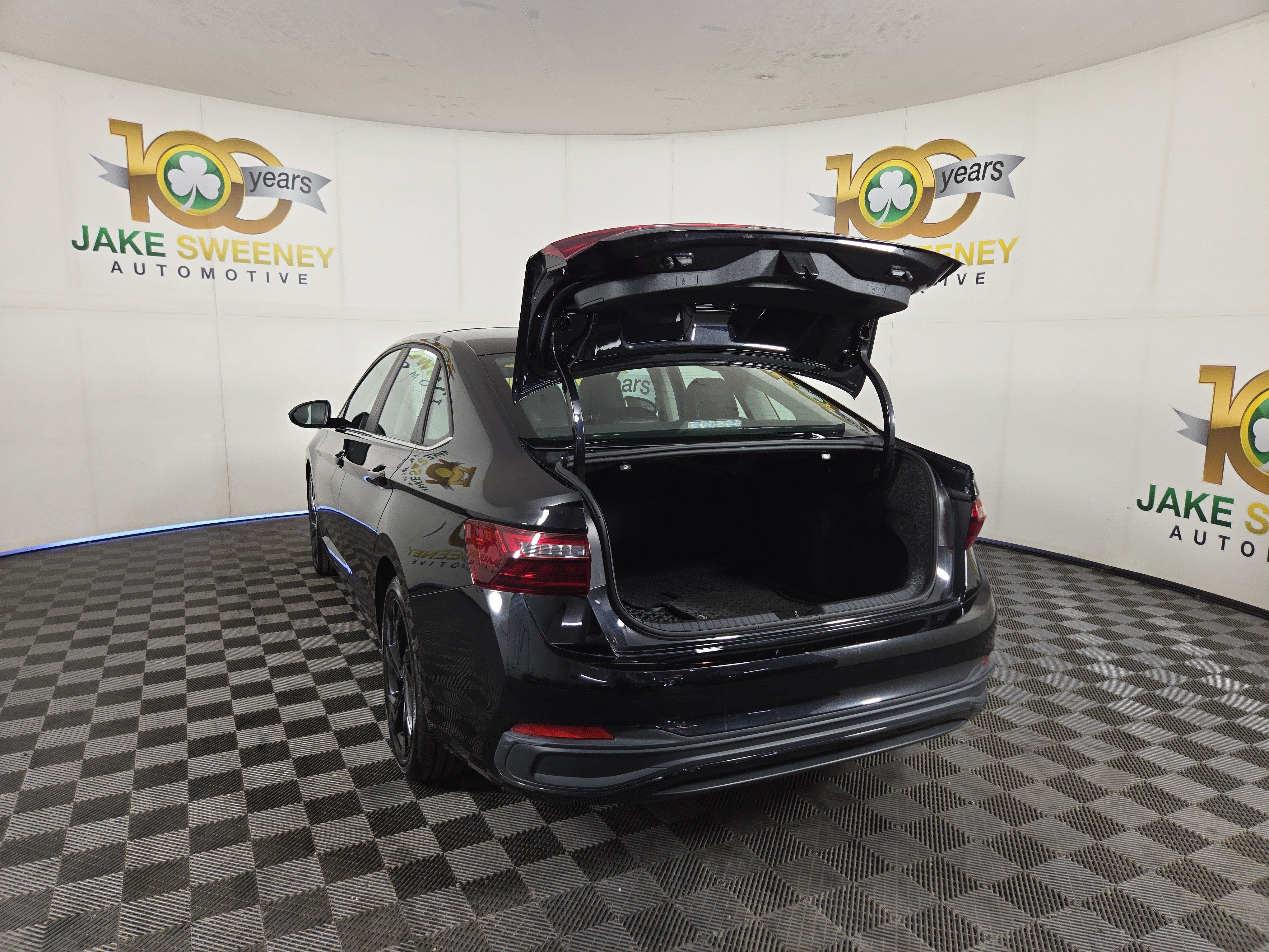 Used 2025 Volkswagen Jetta SE FWD image 30