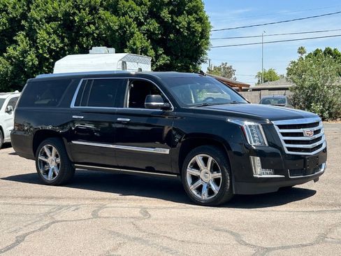 Used 2017 Cadillac Escalade ESV Premium Luxury RWD image 1
