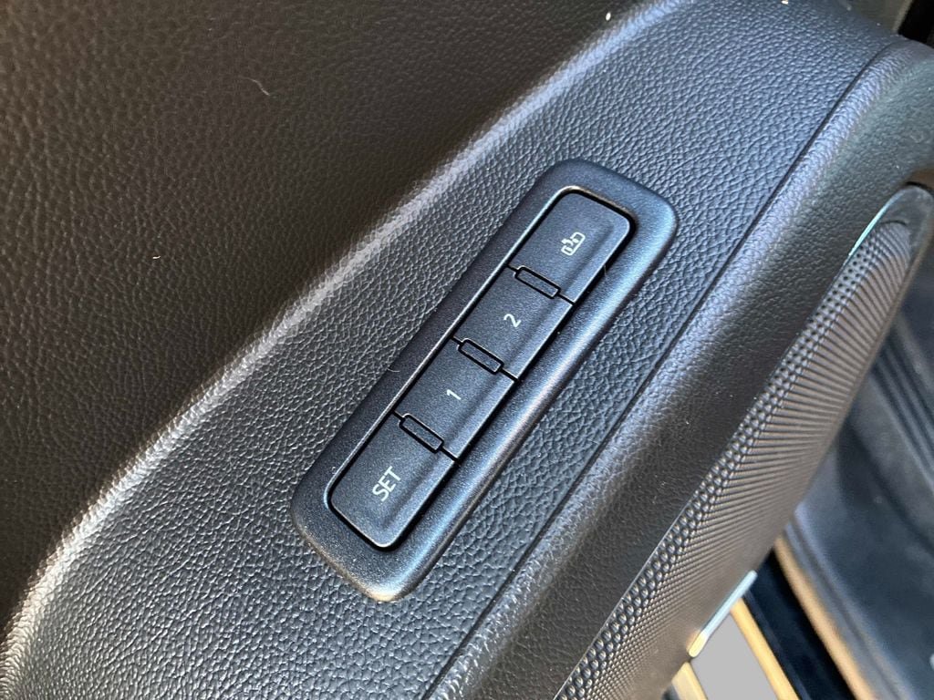 Used 2019 Chevrolet Tahoe LT AWD/4WD image 23