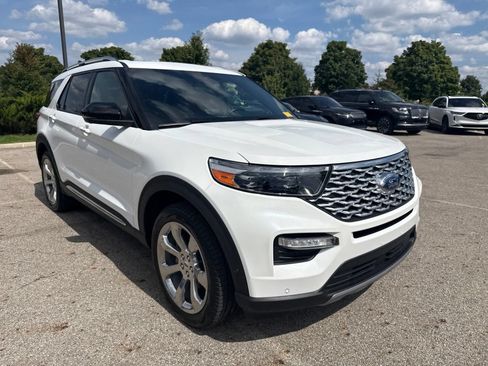 Used 2020 Ford Explorer Platinum w/ Premium Technology Package AWD/4WD image 3