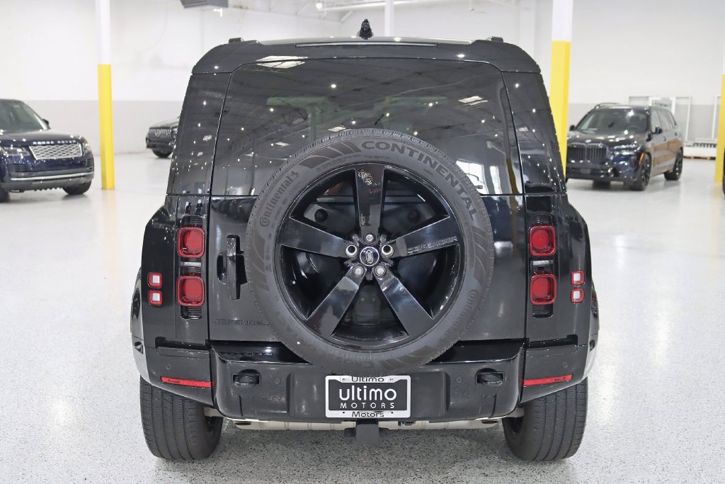 Used 2025 Land Rover Defender 110 X-Dynamic SE AWD/4WD image 14