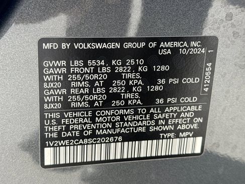 Used 2025 Volkswagen Atlas Cross Sport SE image 21