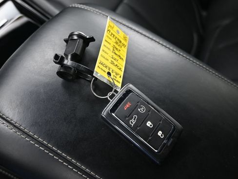 Used 2023 Jeep Grand Cherokee Overland w/ Luxury Tech Group IV AWD/4WD image 21