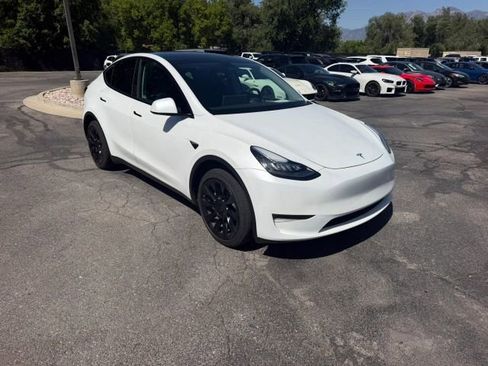 Used 2023 Tesla Model Y Long Range AWD/4WD image 7