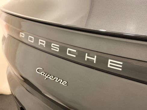 Used 2023 Porsche Cayenne Coupe image 25