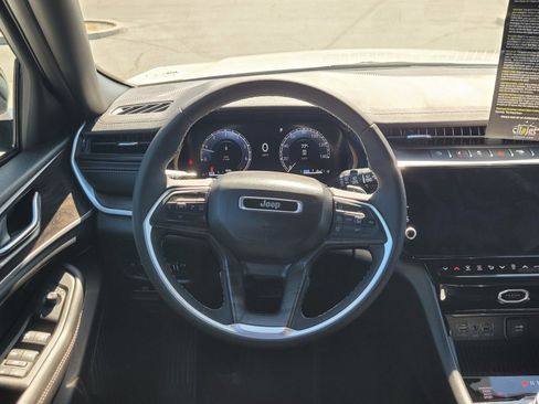 New 2026 Jeep Grand Cherokee Altitude AWD/4WD image 9