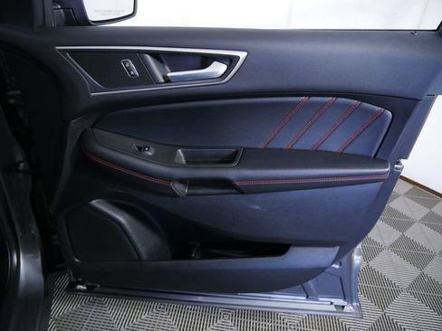 Certified 2022 Ford Edge ST-Line w/ Cold Weather Package AWD/4WD image 11