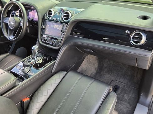 Used 2018 Bentley Bentayga AWD/4WD image 18