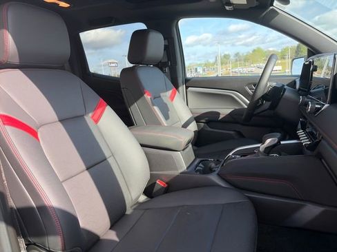 Used 2024 Chevrolet Colorado Z71 w/ Z71 Convenience Package 2 image 15